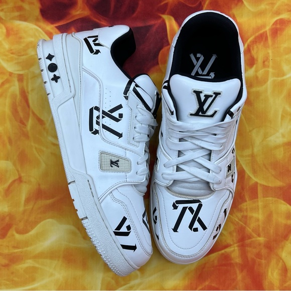 Louis Vuitton trainer low LV size 9.5/11 mens - Picture 3 of 11